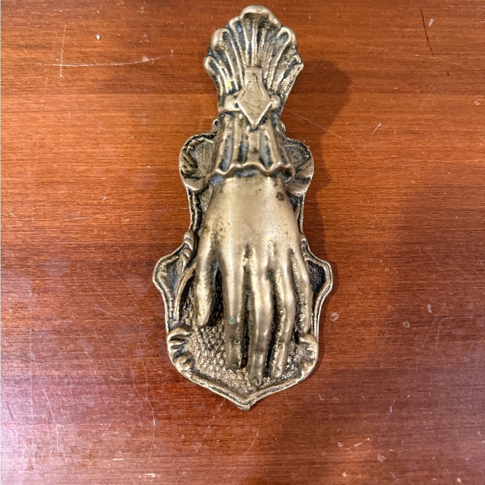 Victorian Vintage Brass Hand Clip - Picture 2 of 7